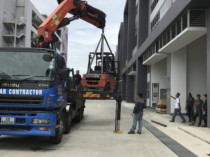 Finch Module Transportation: Forklift arrival