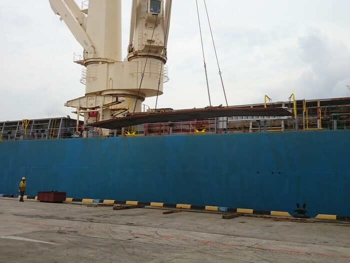 Steel Plates Project: Plate bundles being lifted
